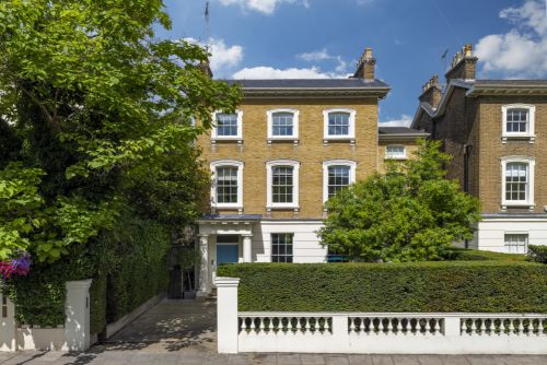 Little Venice Neighborhood Guide